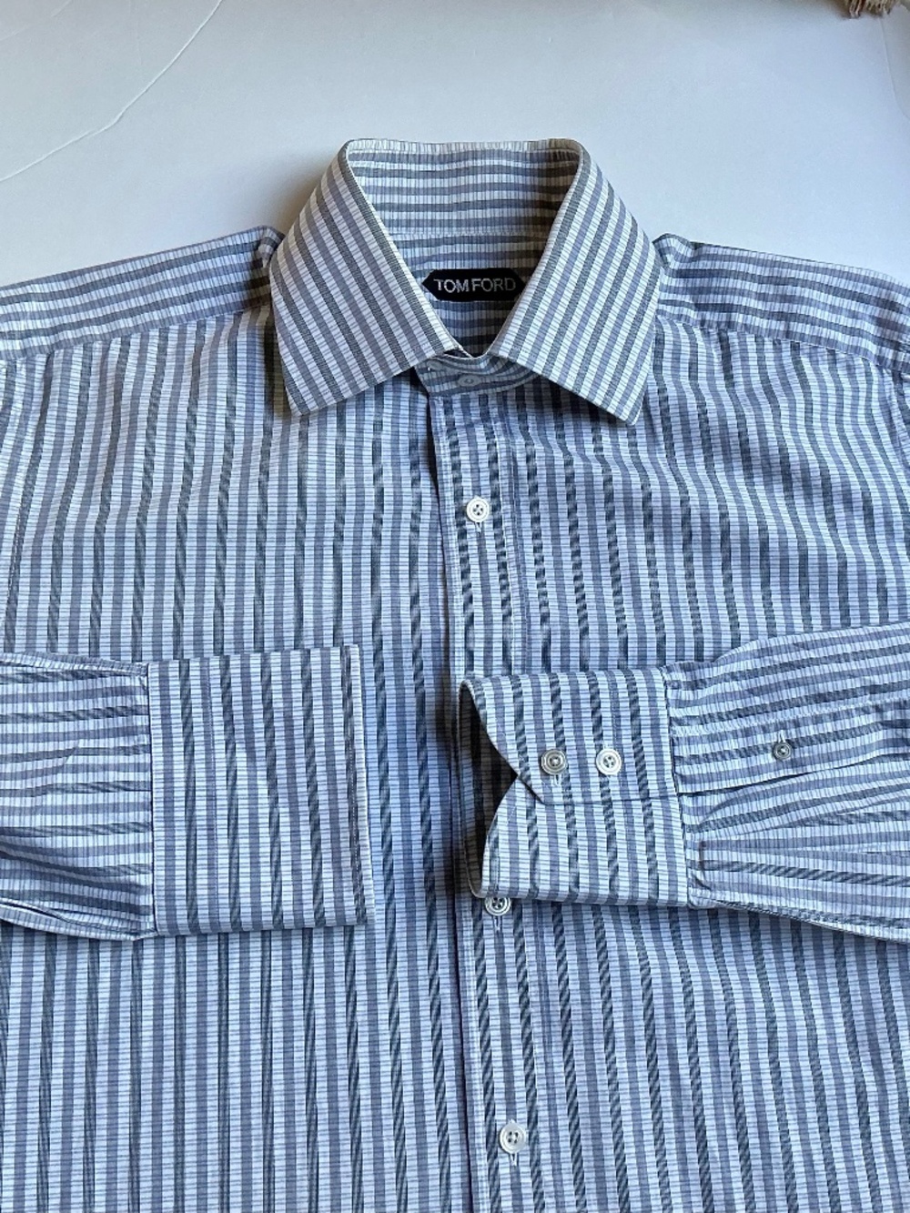 Tom Ford  elegant light gray striped  cotton shirt Sz 16.5~42 in Italy 🇮🇹